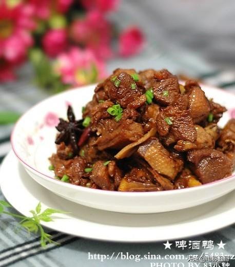 過幾天和女朋友去武漢，各位大佬推薦一下，武漢有哪些美食，或者小吃街，公園景點什么的？